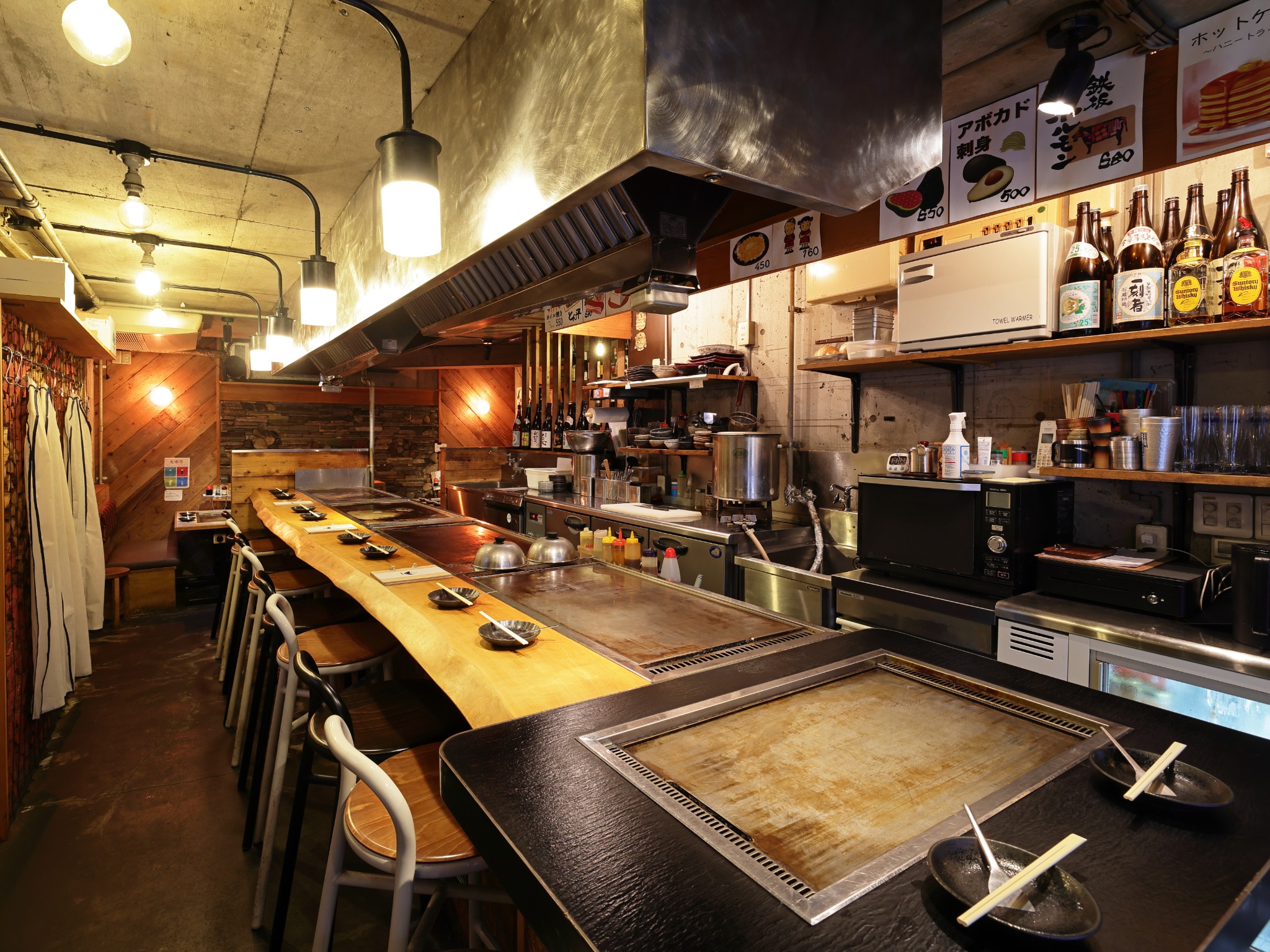 もんじゃ駒と 中目黒の店内